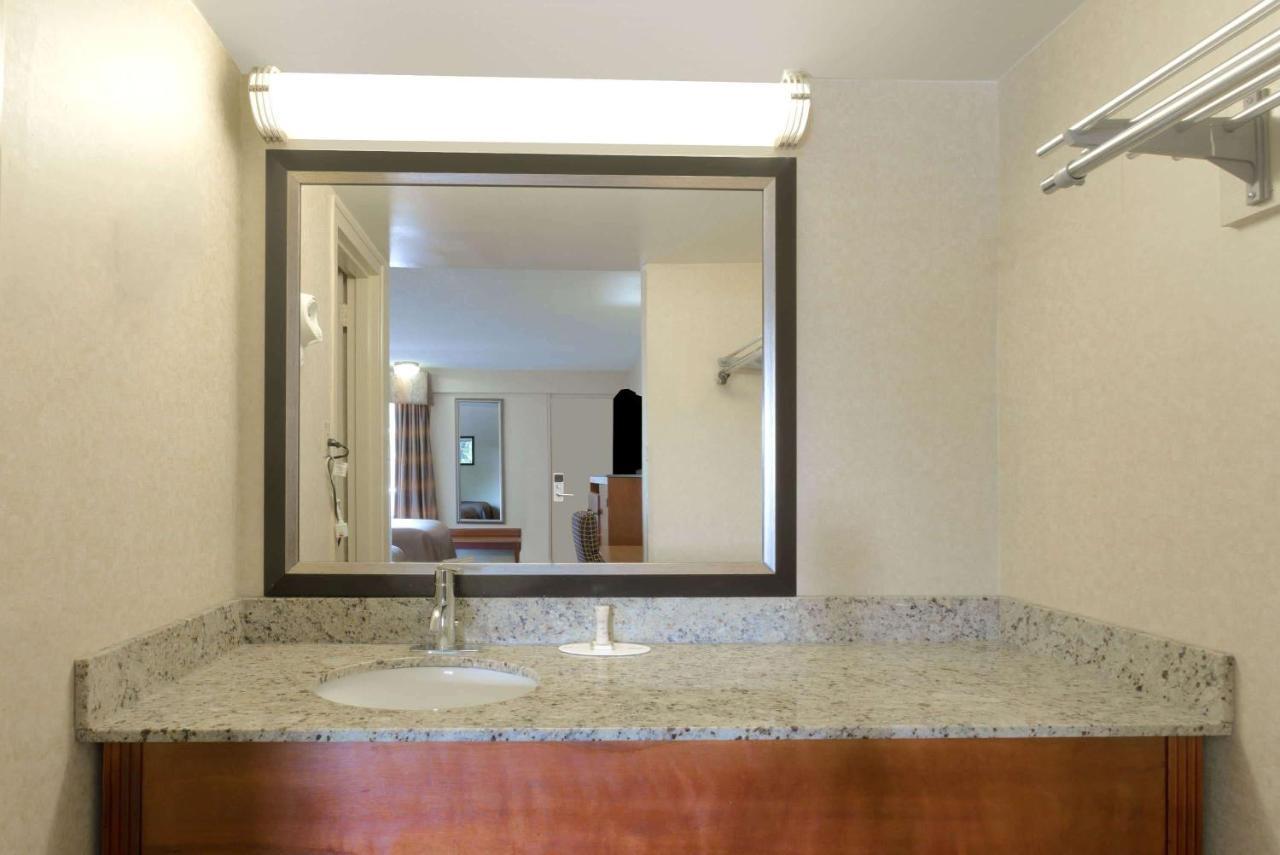 Red Carpet Inn Washington Dc Εξωτερικό φωτογραφία
